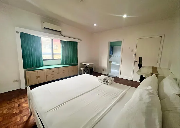 Layover Hostel *
